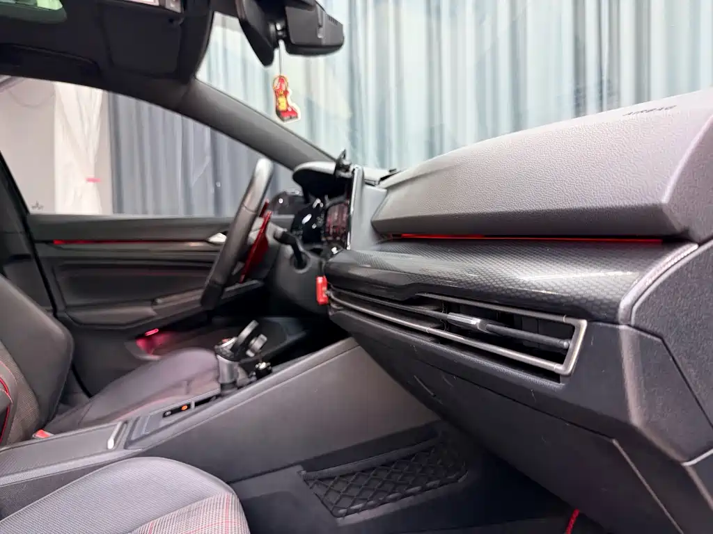 Volkswagen Golf GTI — миниатюра 25