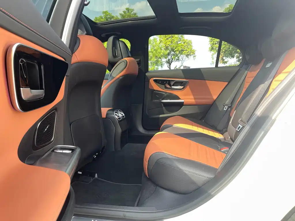 Mercedes-Benz C-Class — миниатюра 8