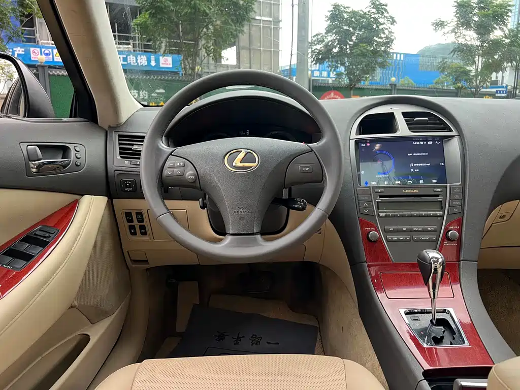Lexus ES — миниатюра 16