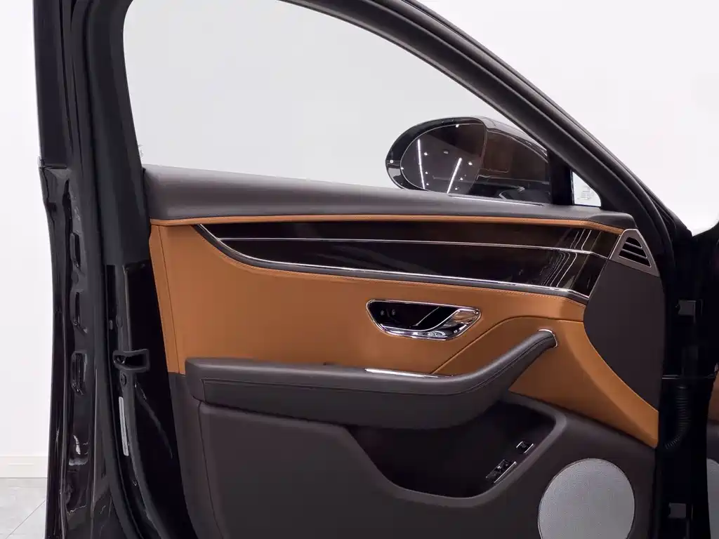 Bentley Flying Spur — миниатюра 11