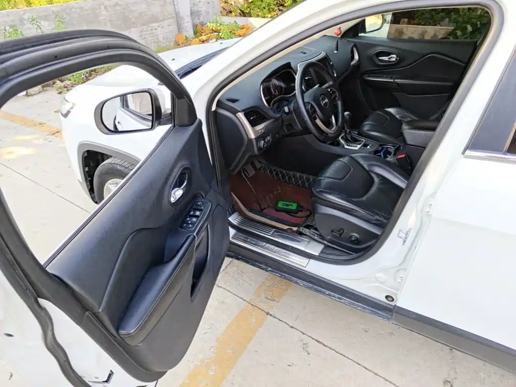 Jeep Cherokee — миниатюра 16