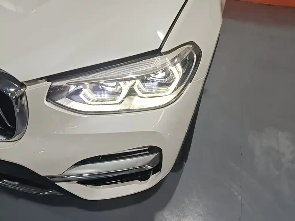 BMW X3 — миниатюра 24