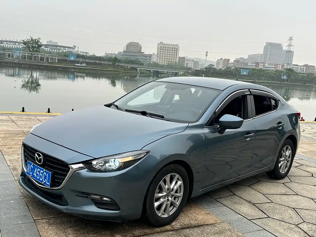 Mazda 3 Axela 2017
