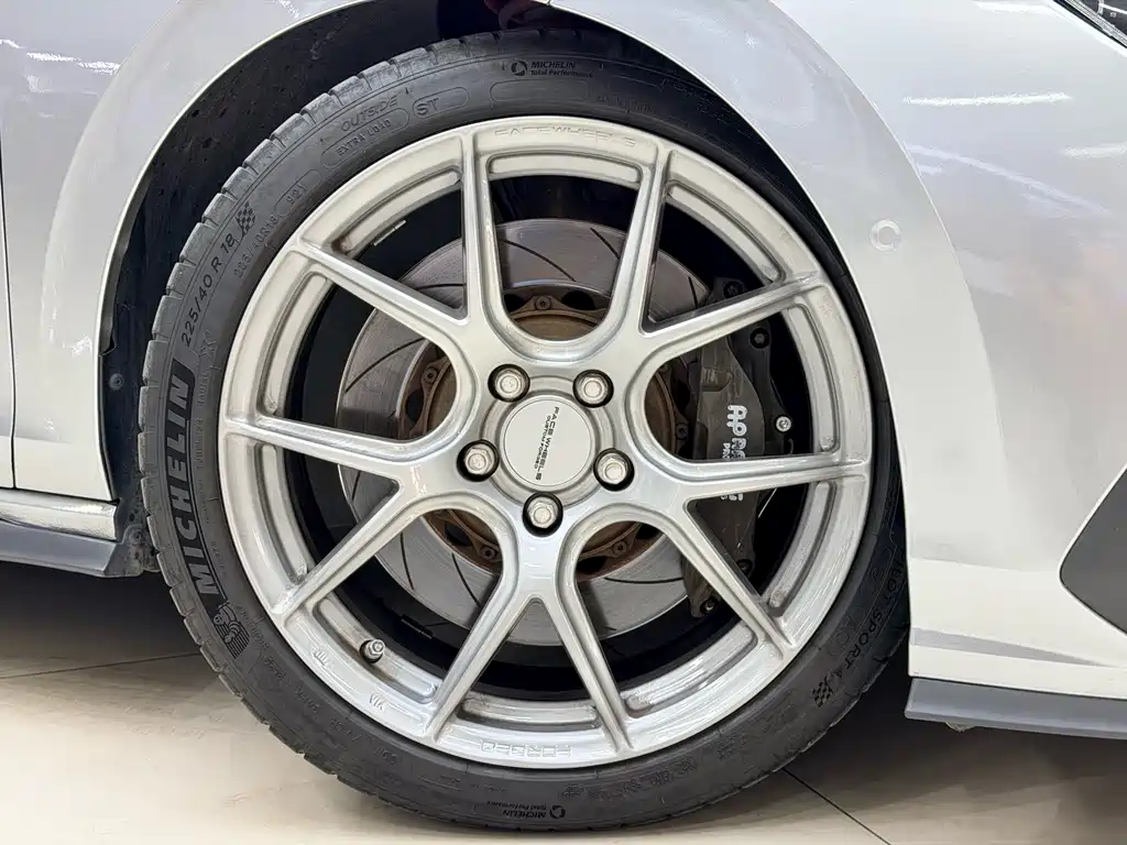 Volkswagen Golf GTI — миниатюра 10