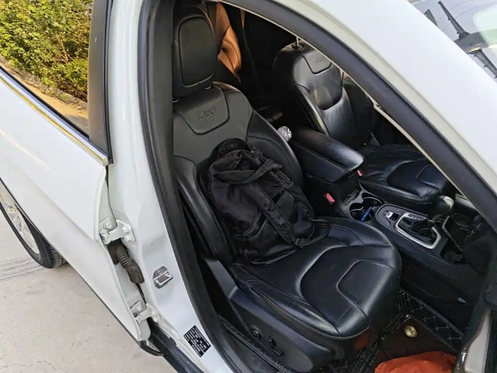 Jeep Cherokee — миниатюра 25