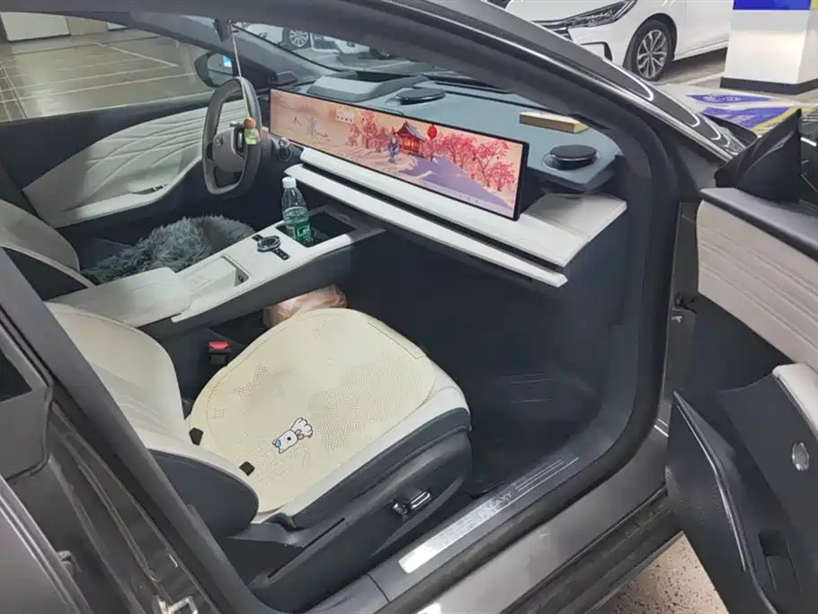 GEELY GALAXY GALAXY E8