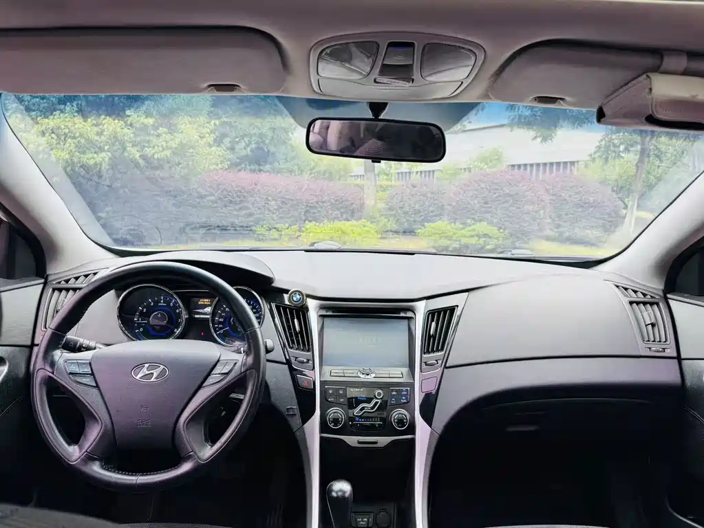 Hyundai Sonata — миниатюра 8