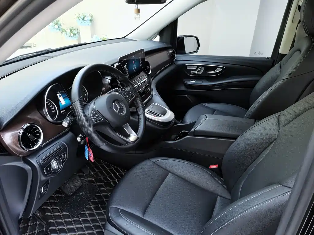 MERCEDES-BENZ V CLASS