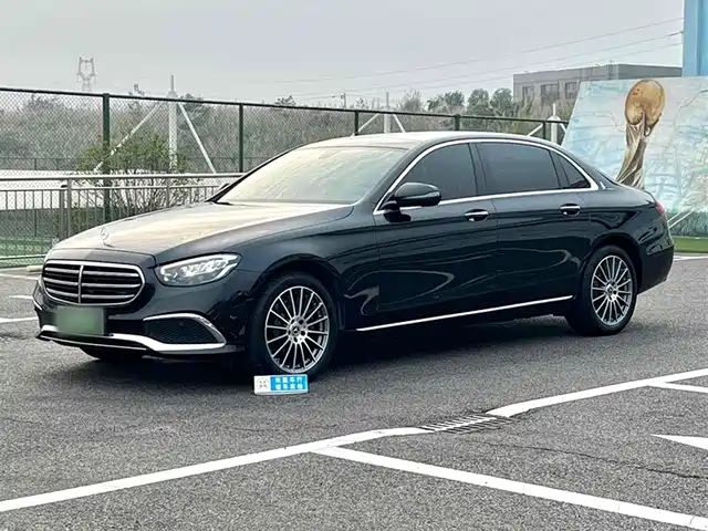 MERCEDES BENZ E CLASS