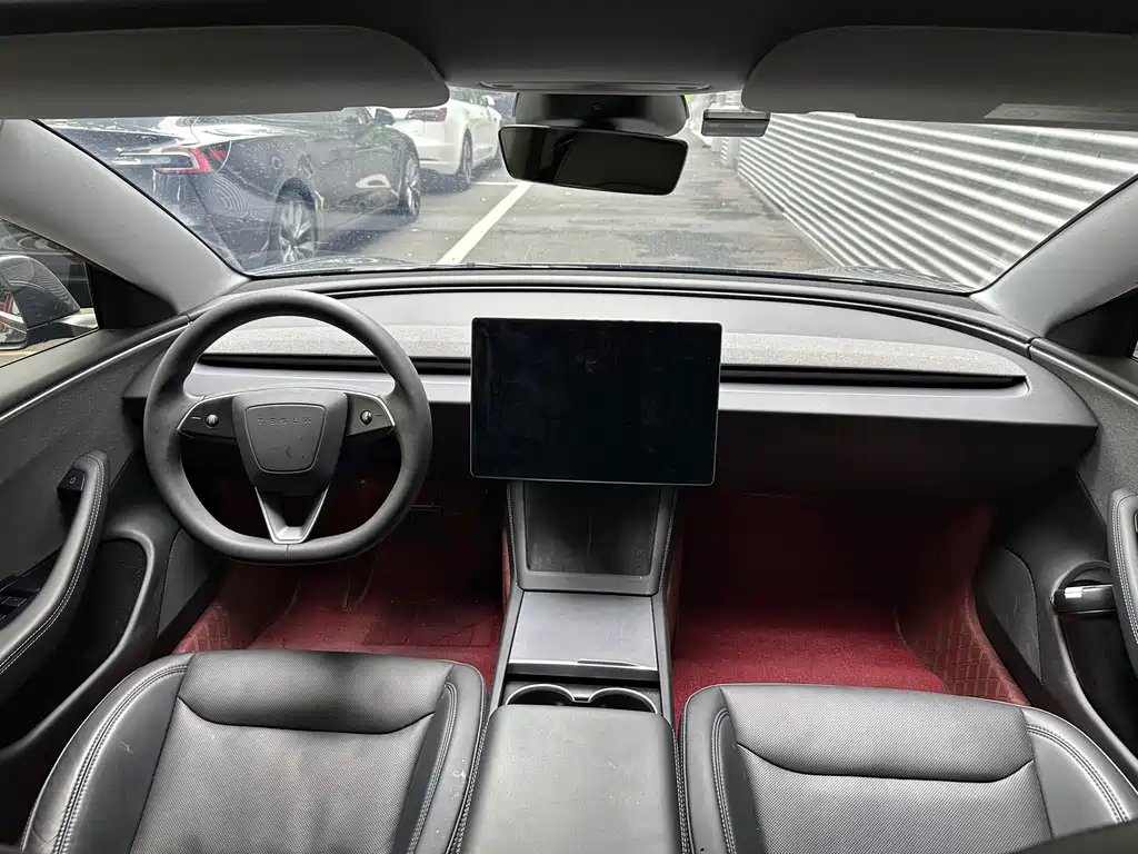 Tesla Model 3 — миниатюра 5