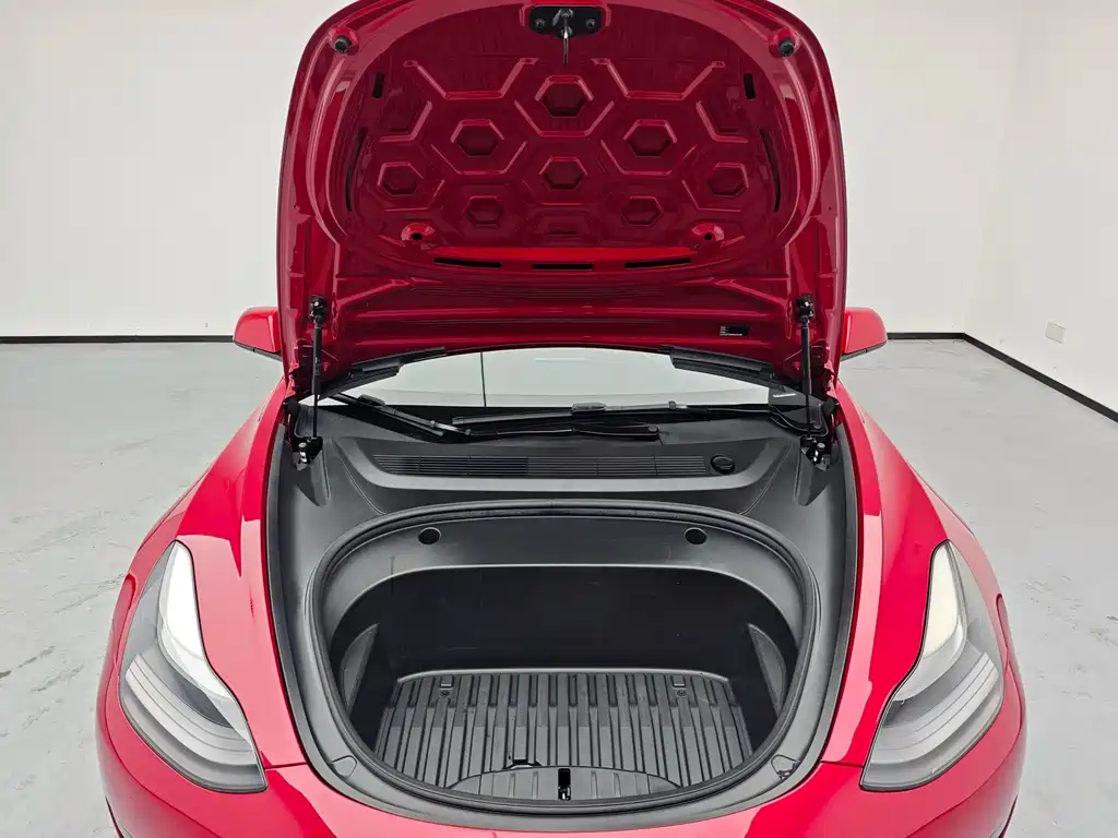 Tesla Model 3 — миниатюра 17