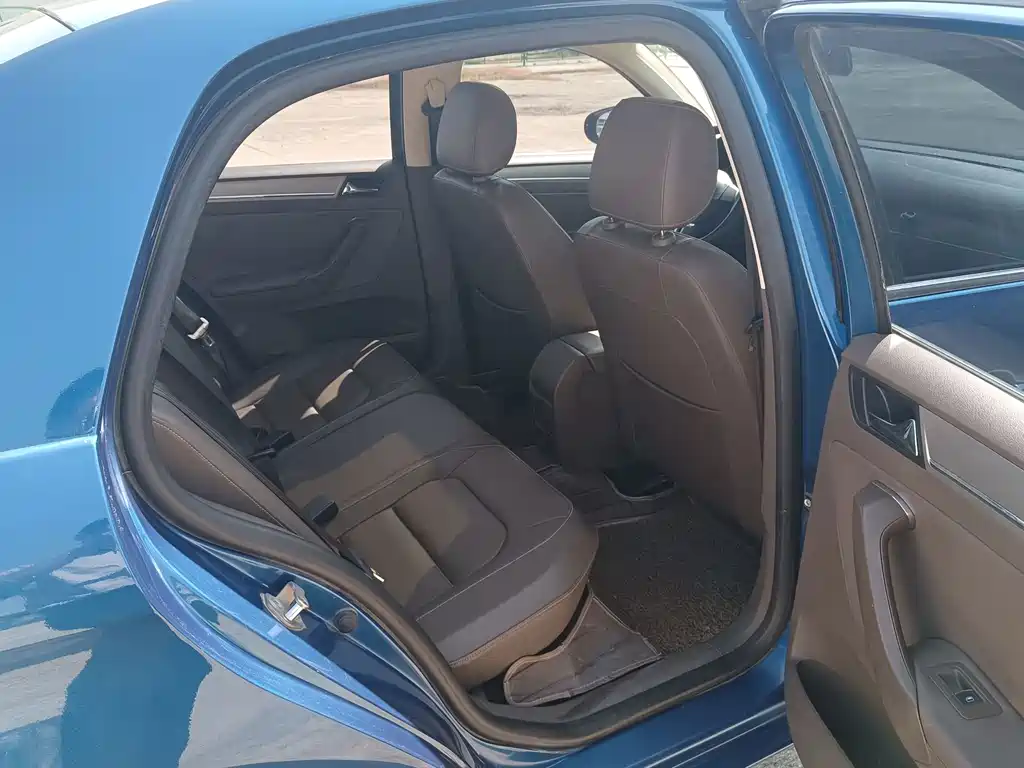 Volkswagen Bora — миниатюра 9