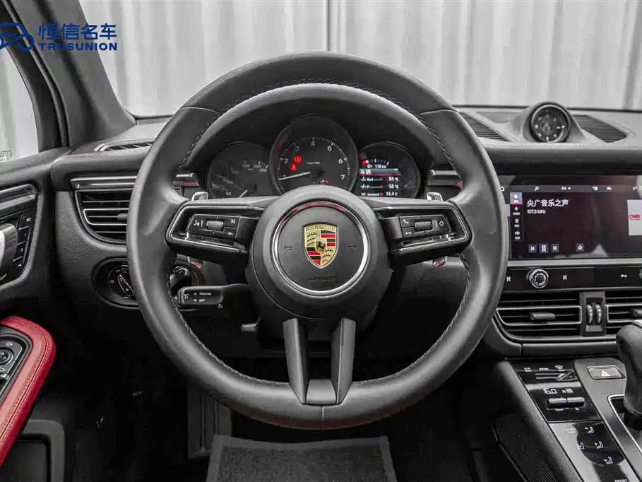 Porsche Macan — миниатюра 17