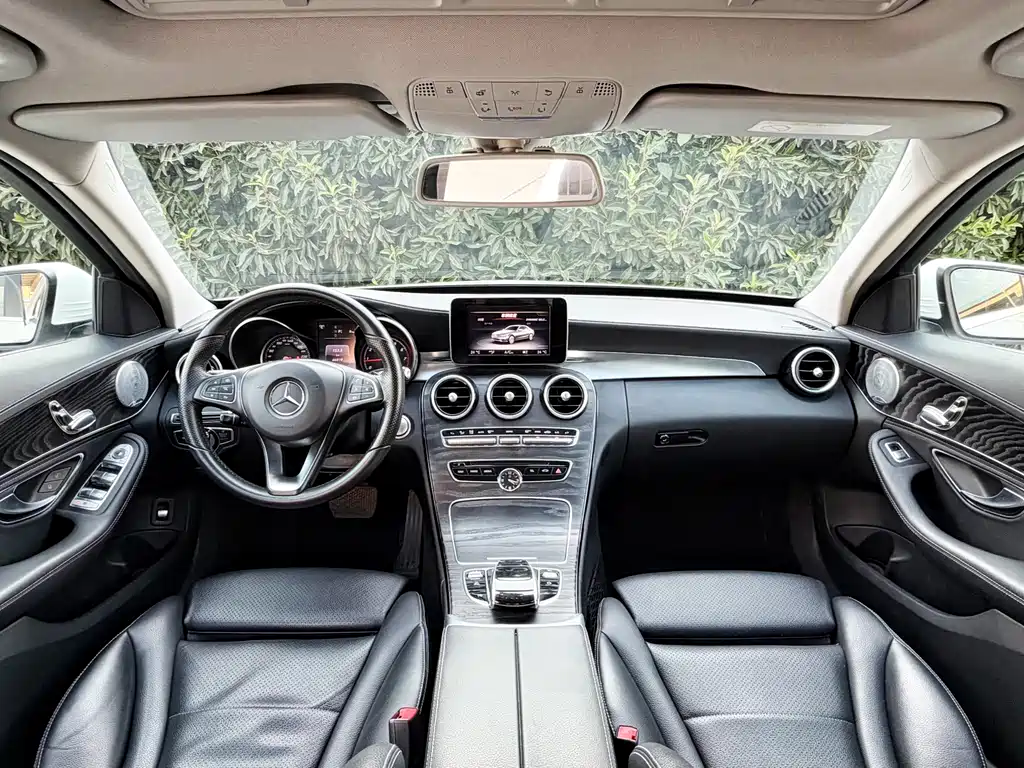 Mercedes-Benz C-Class — миниатюра 6