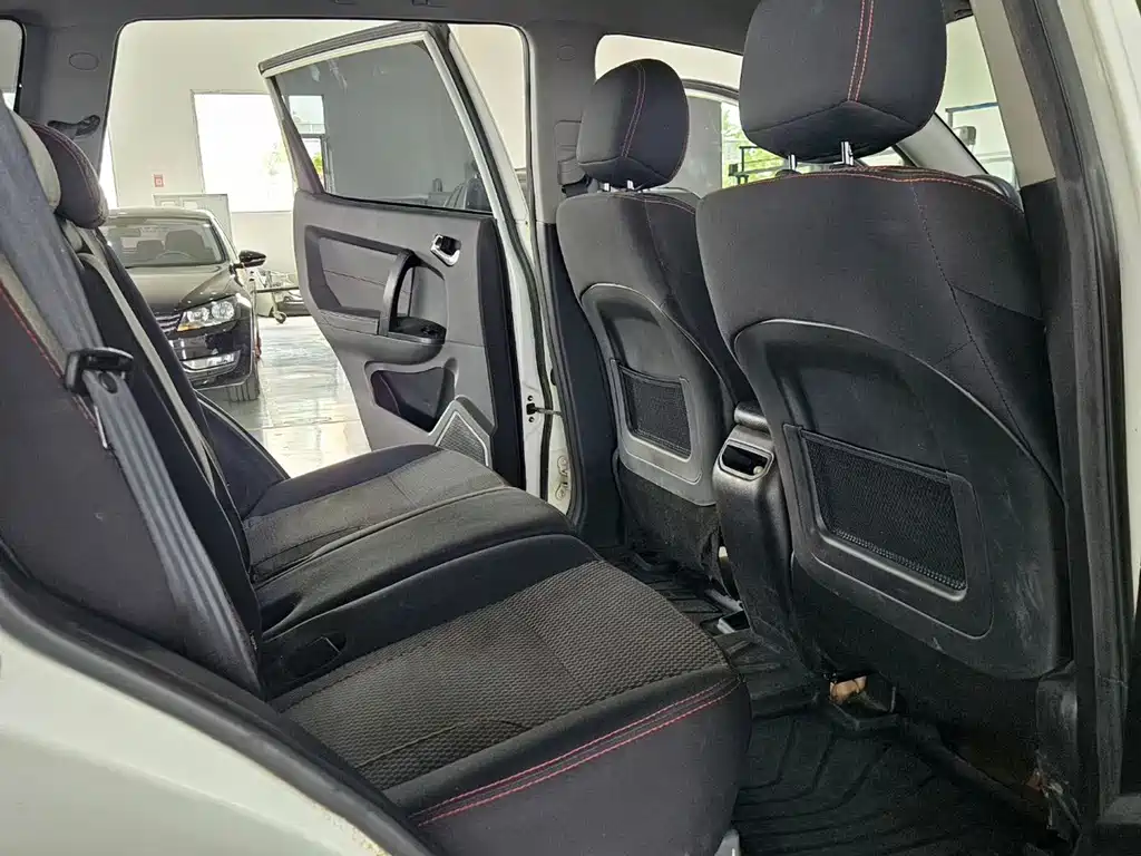 Geely GX7 — миниатюра 6