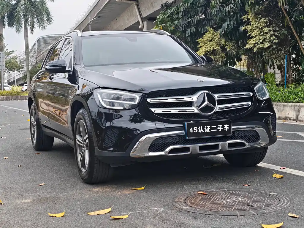 MERCEDES-BENZ GLC