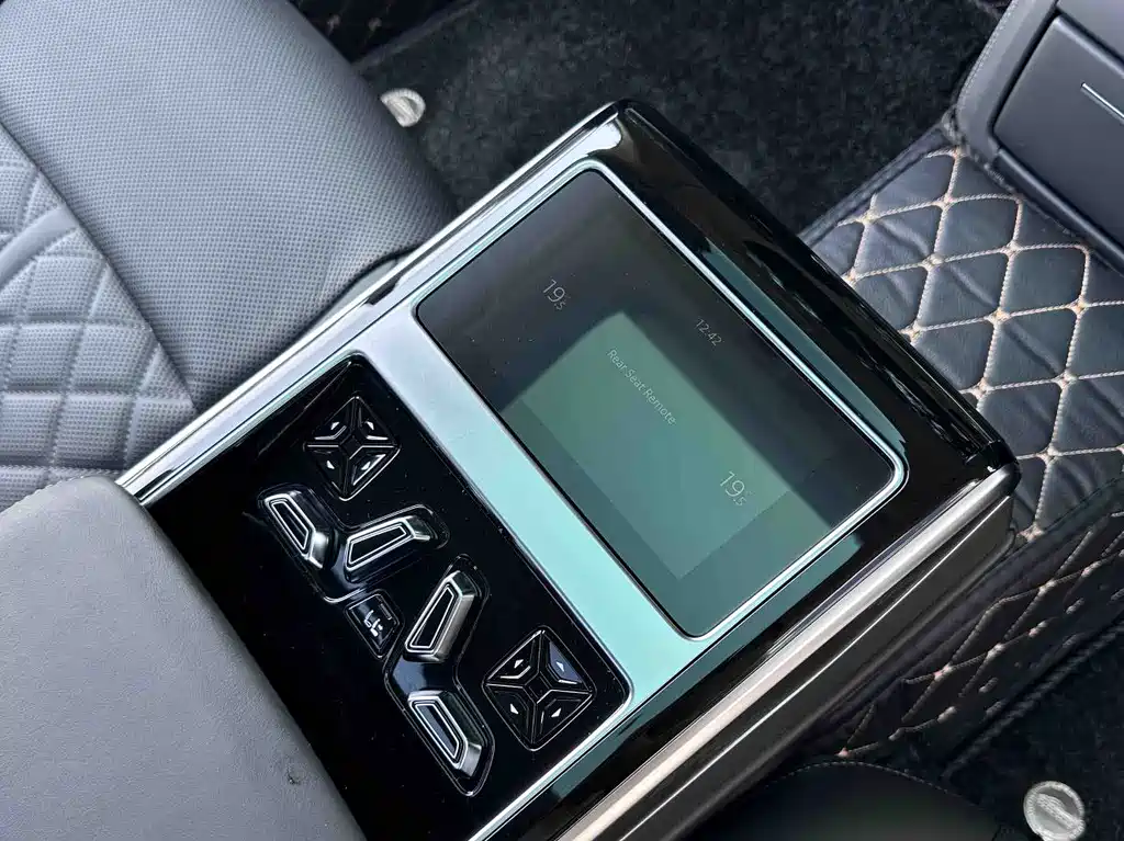 Audi A8 — миниатюра 9