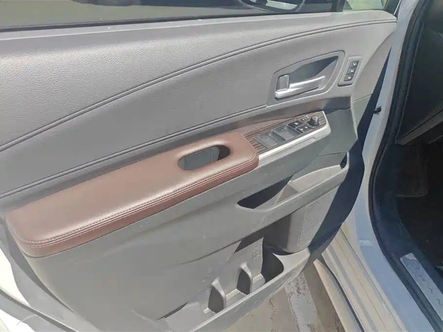 Toyota Granvia 2024 2.5L Luxury PLUS