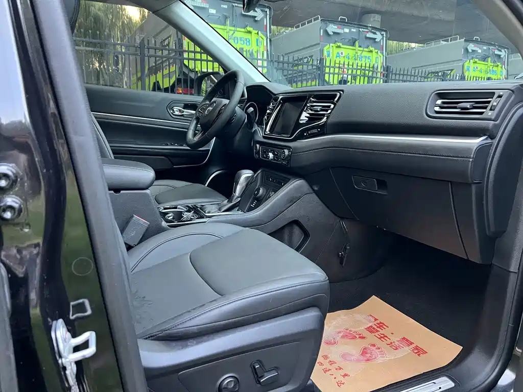 Jeep Grand Commander — миниатюра 6