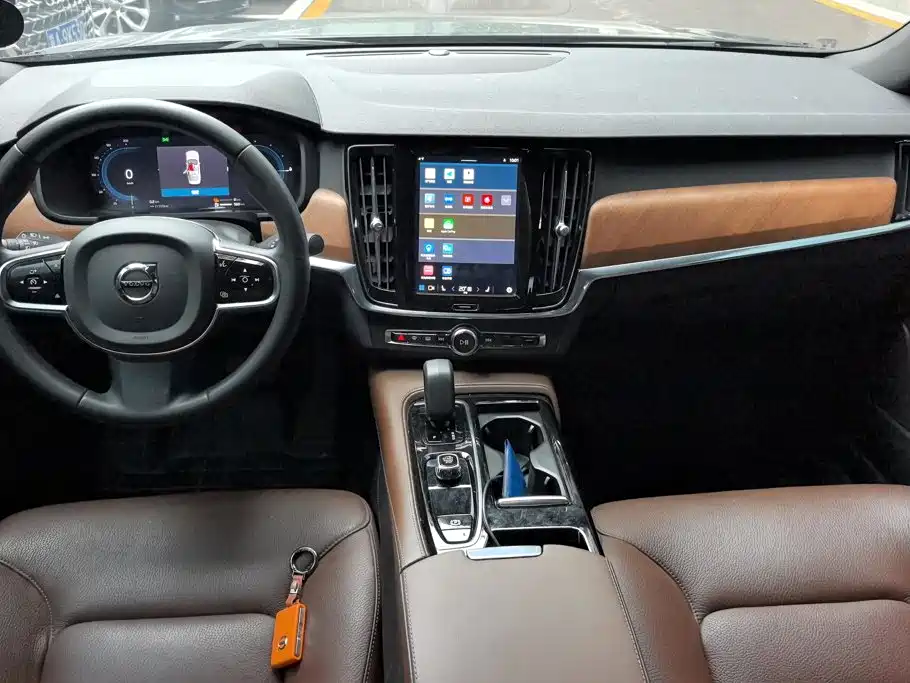 Volvo S90 PHEV — миниатюра 12