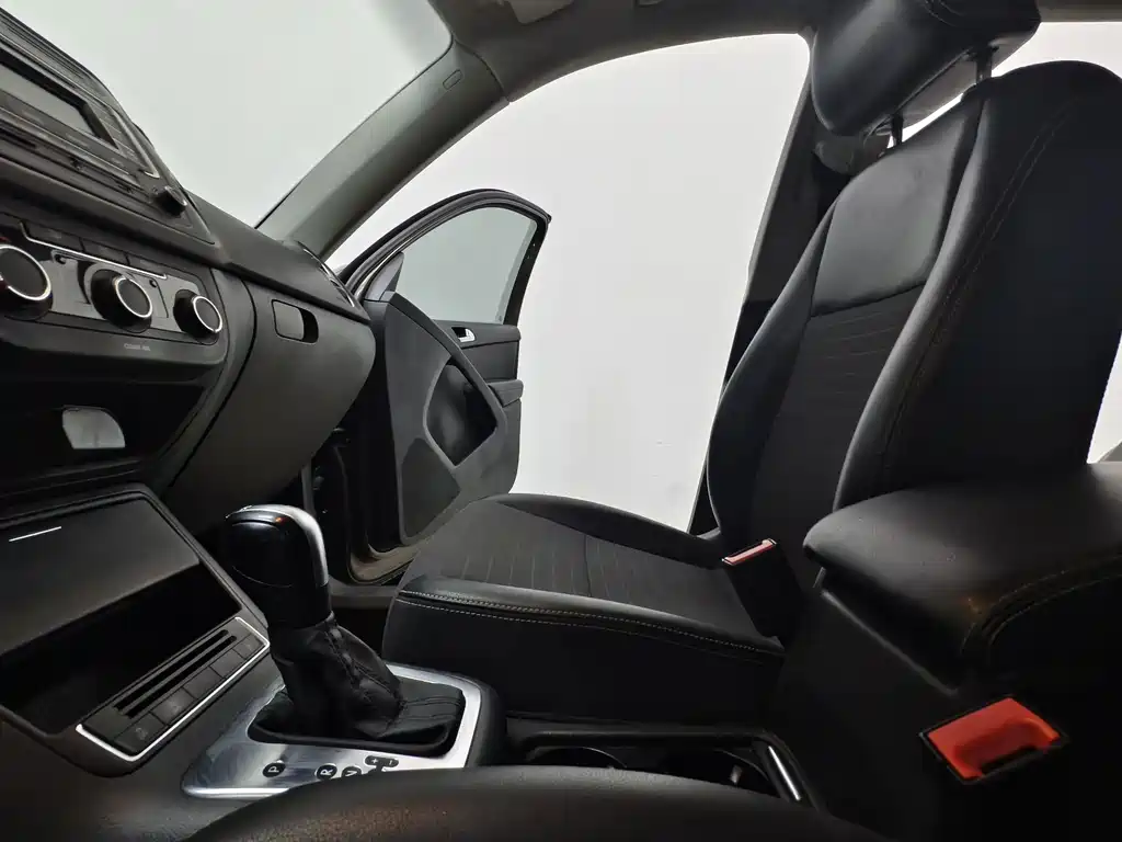 Volkswagen Tiguan — миниатюра 11