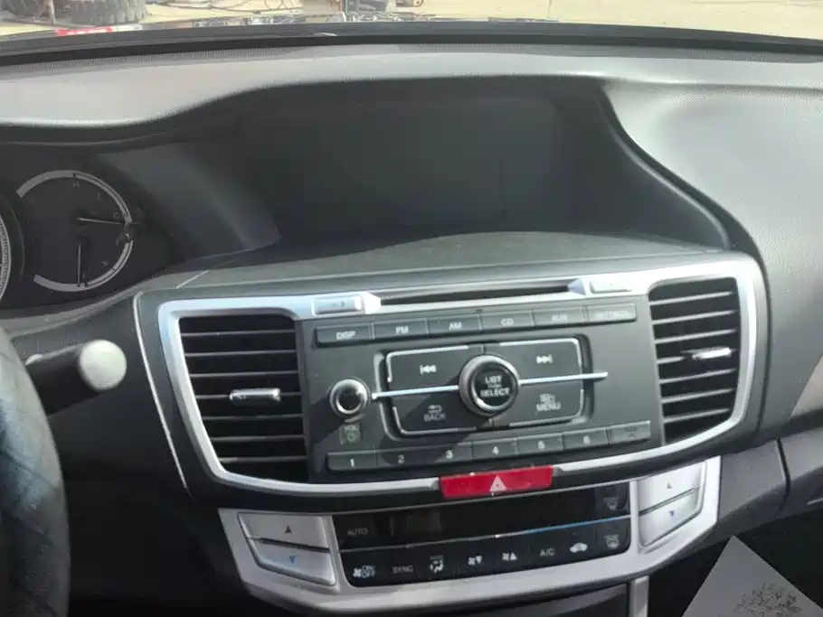 Honda Accord — миниатюра 13