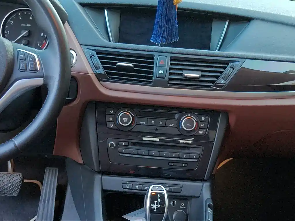 BMW X1 — миниатюра 10