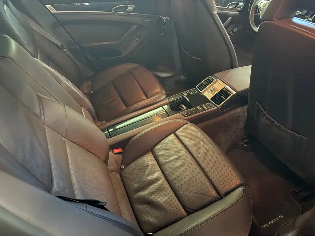 Porsche Panamera 2013 Panamera 4 Platinum Edition 3.6L