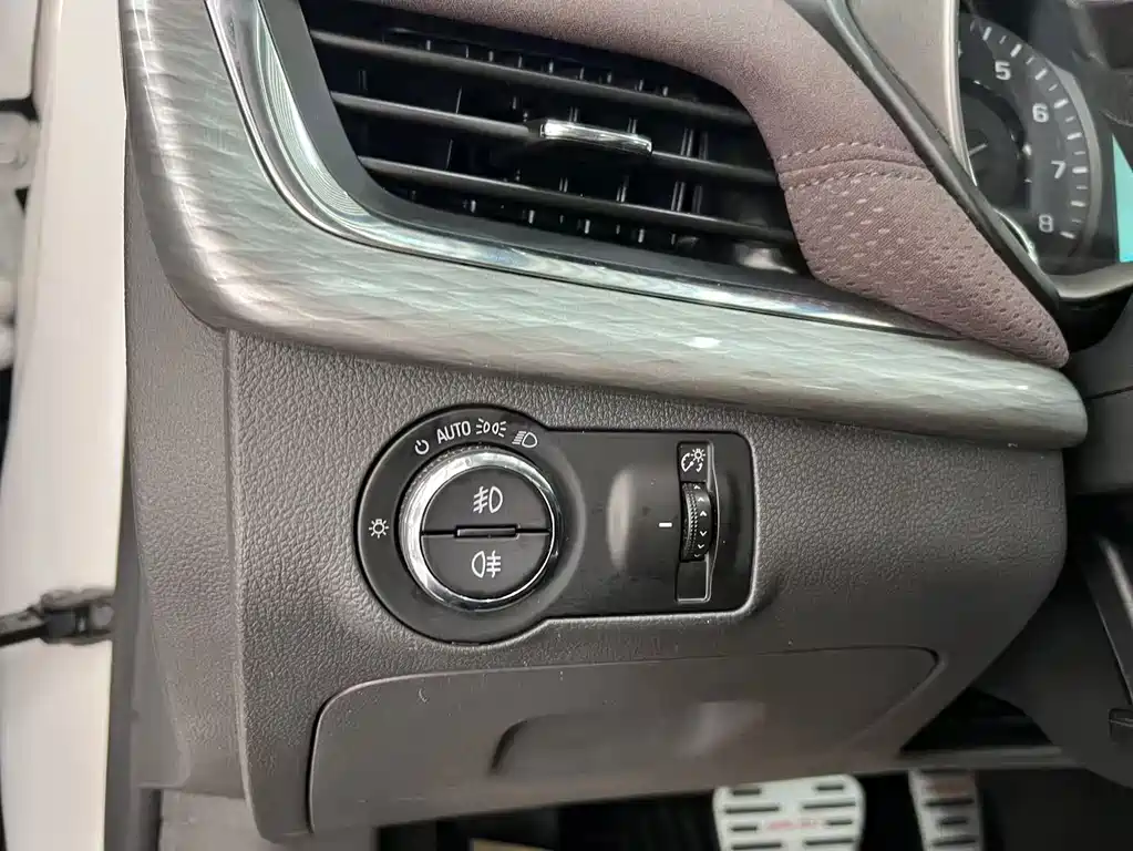 Chevrolet Malibu — миниатюра 16