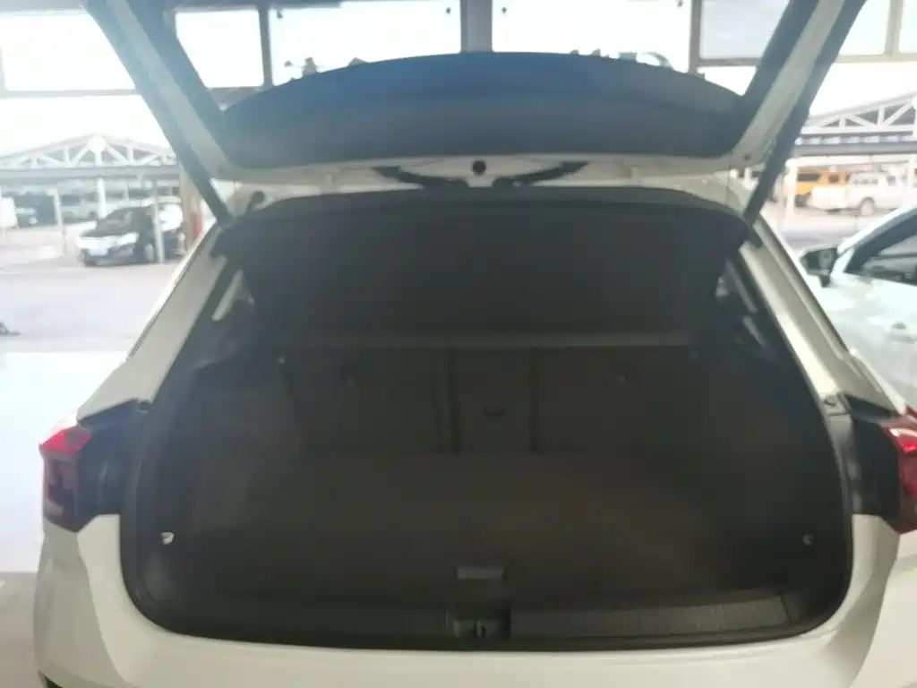 Volkswagen T-Roc — миниатюра 19