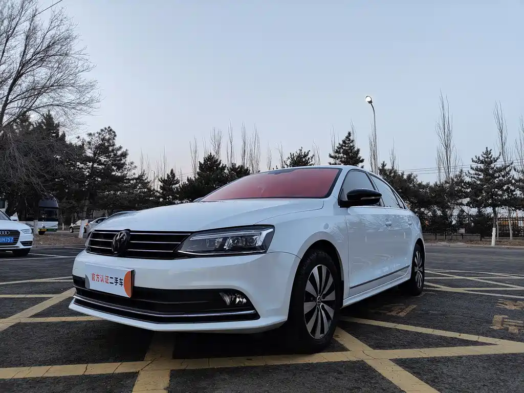 Volkswagen Sagitar 2018