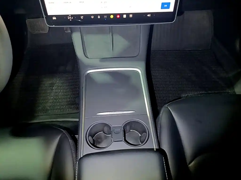 Tesla Model 3 — миниатюра 14