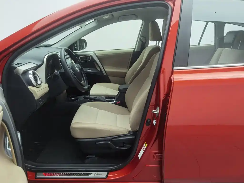 Toyota RAV4 — миниатюра 10