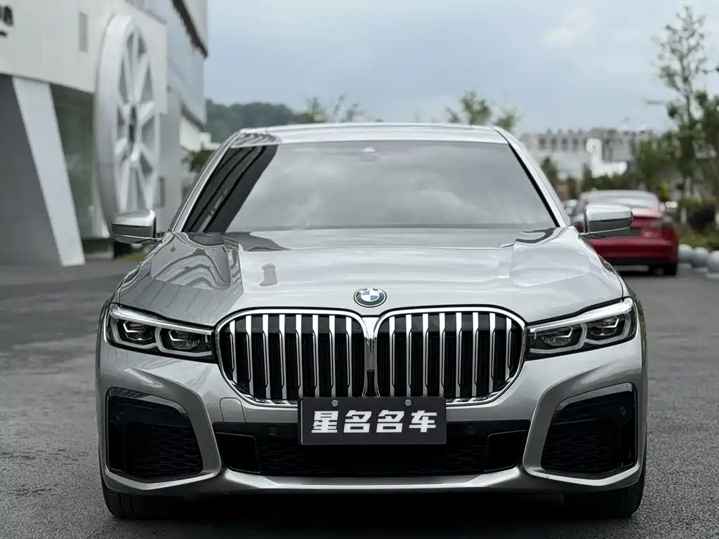BMW 7 Series — миниатюра 2