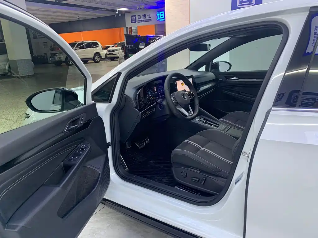 Volkswagen Golf — миниатюра 12