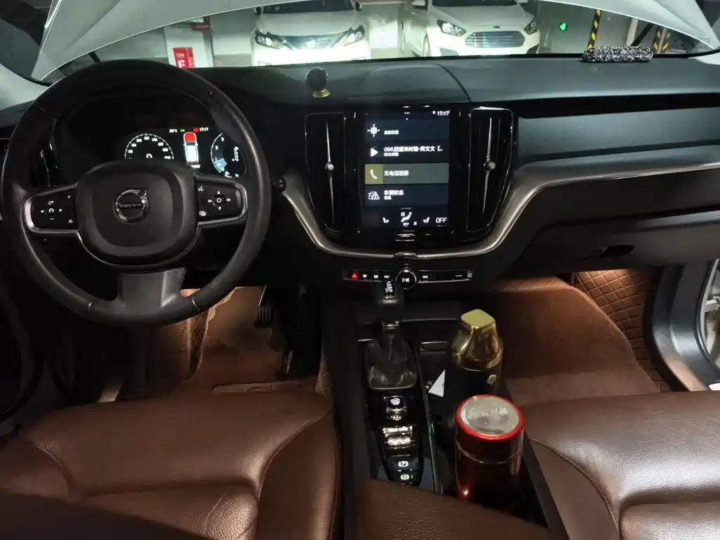 Volvo XC60 — миниатюра 10