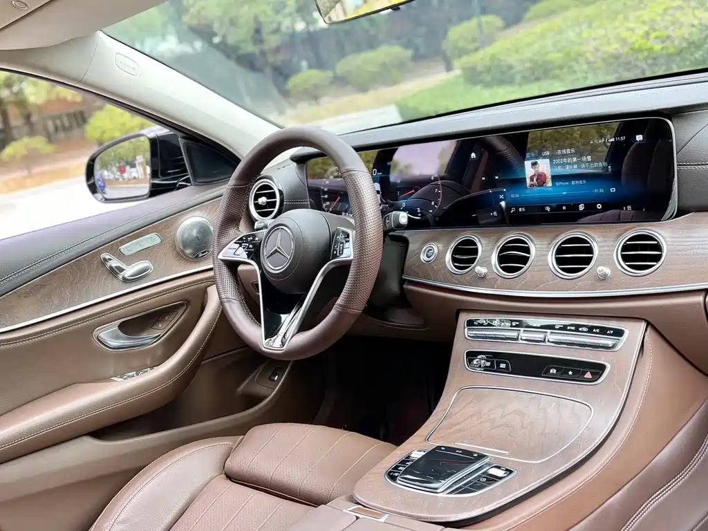 MERCEDES-BENZ E CLASS