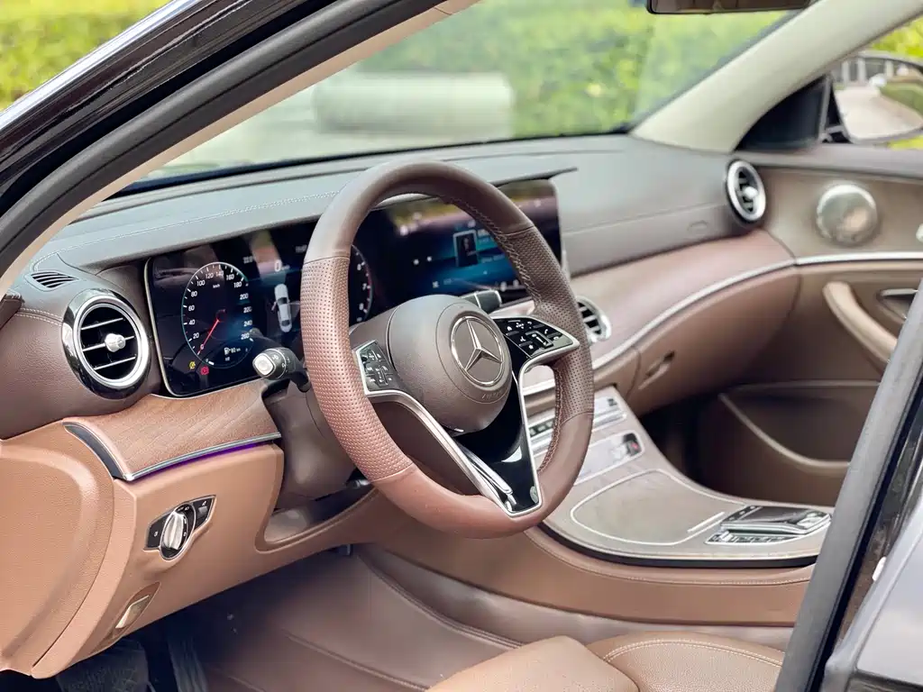 MERCEDES-BENZ E CLASS