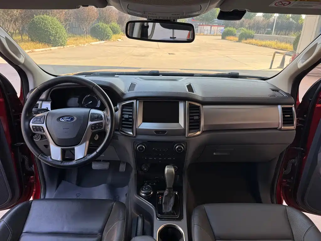 Ford Everest — миниатюра 6
