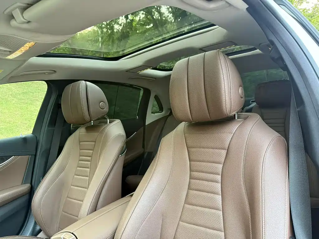 Mercedes-Benz E-Class — миниатюра 4