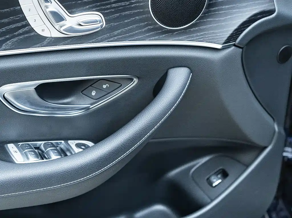 Mercedes-Benz E-Class (Import) — миниатюра 7