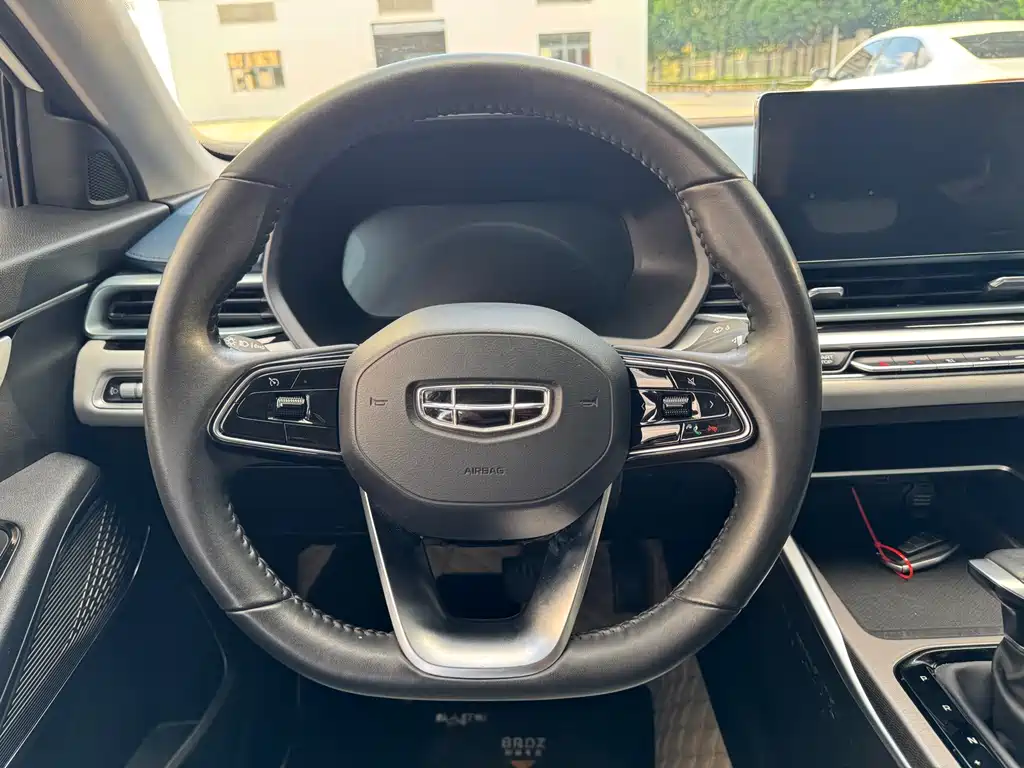 Geely Emgrand — миниатюра 12