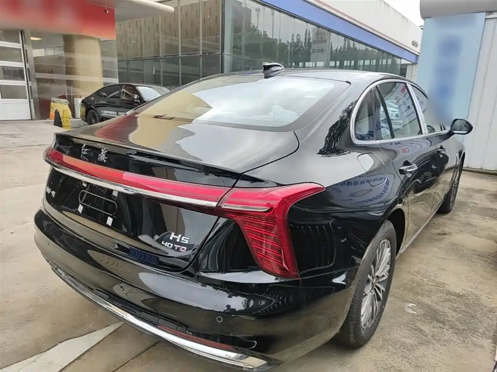 Hongqi H5 2025 2.0T AT