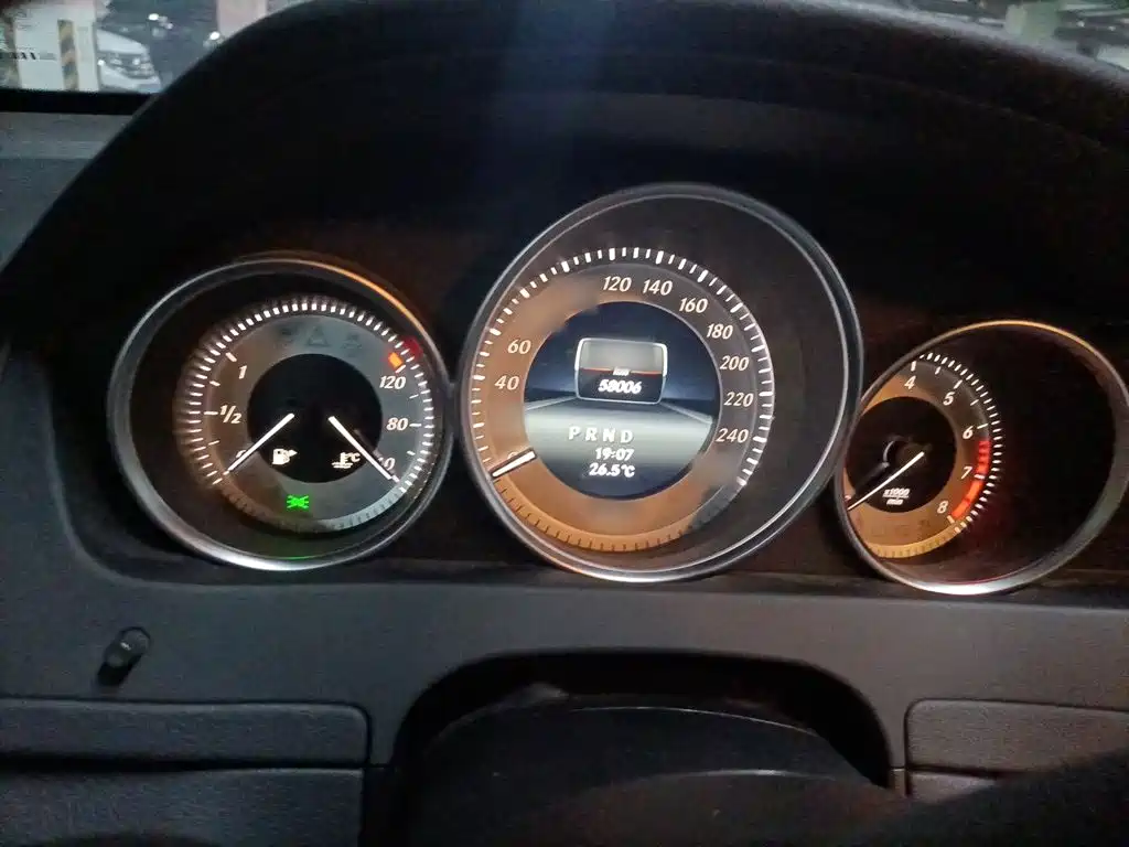 Mercedes-Benz C-Class (Import) — миниатюра 4