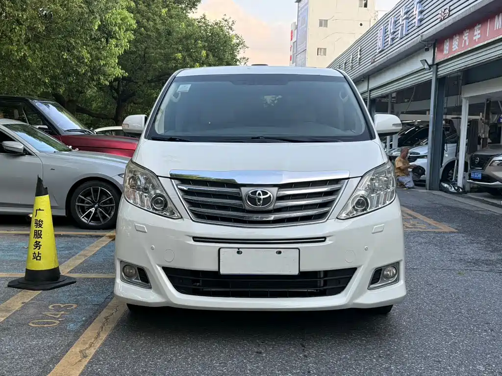 Toyota Alphard 2011 3.5L Luxury