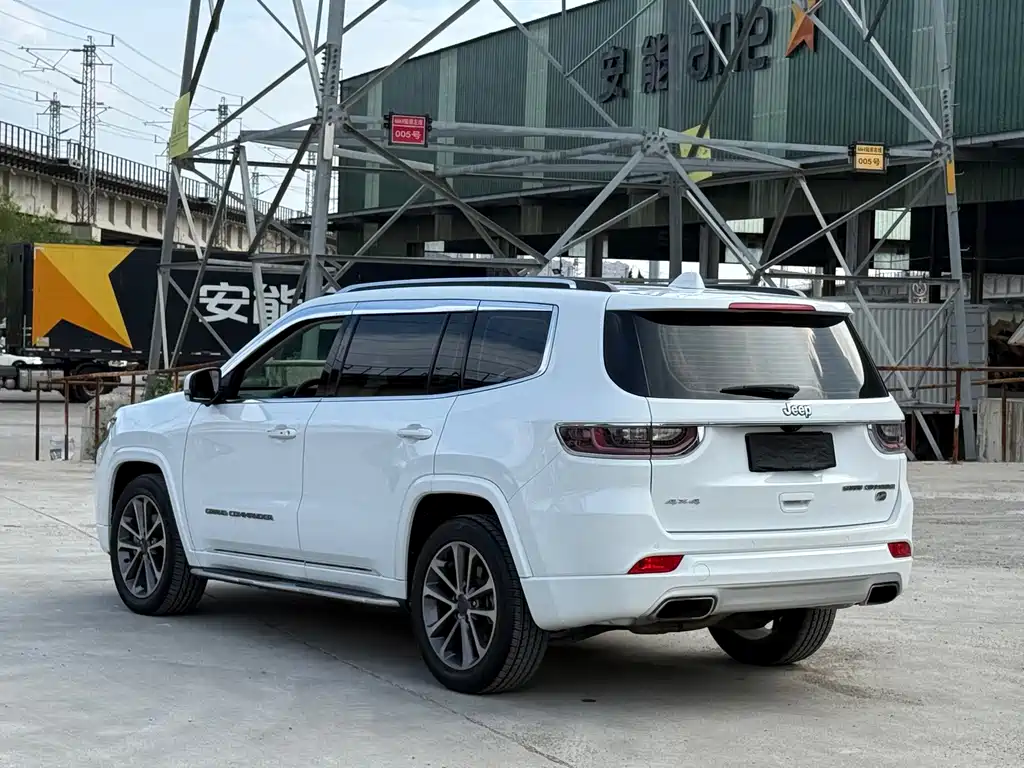 Jeep Grand Commander — миниатюра 5