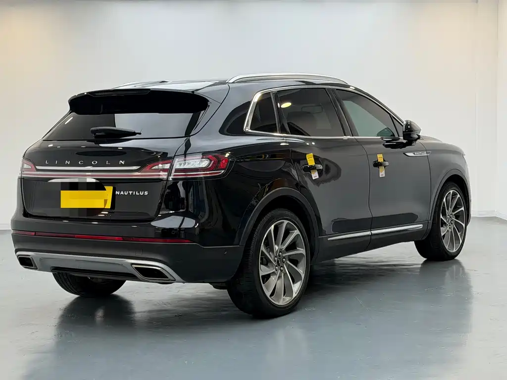 Lincoln Nautilus 2021 2.7T