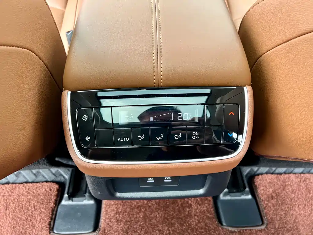 Nissan Teramont — миниатюра 17