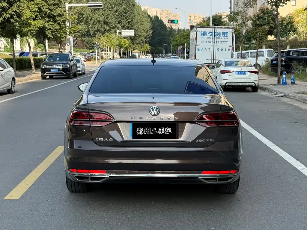 Volkswagen Phideon — миниатюра 5