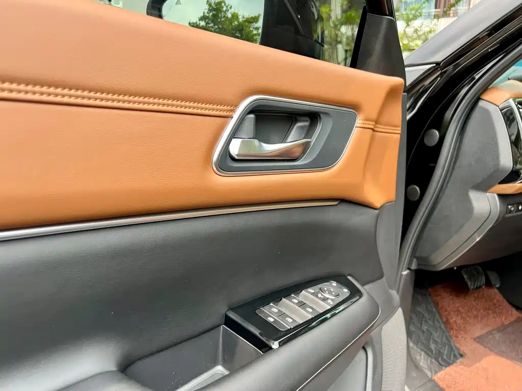 Nissan Teramont — миниатюра 8